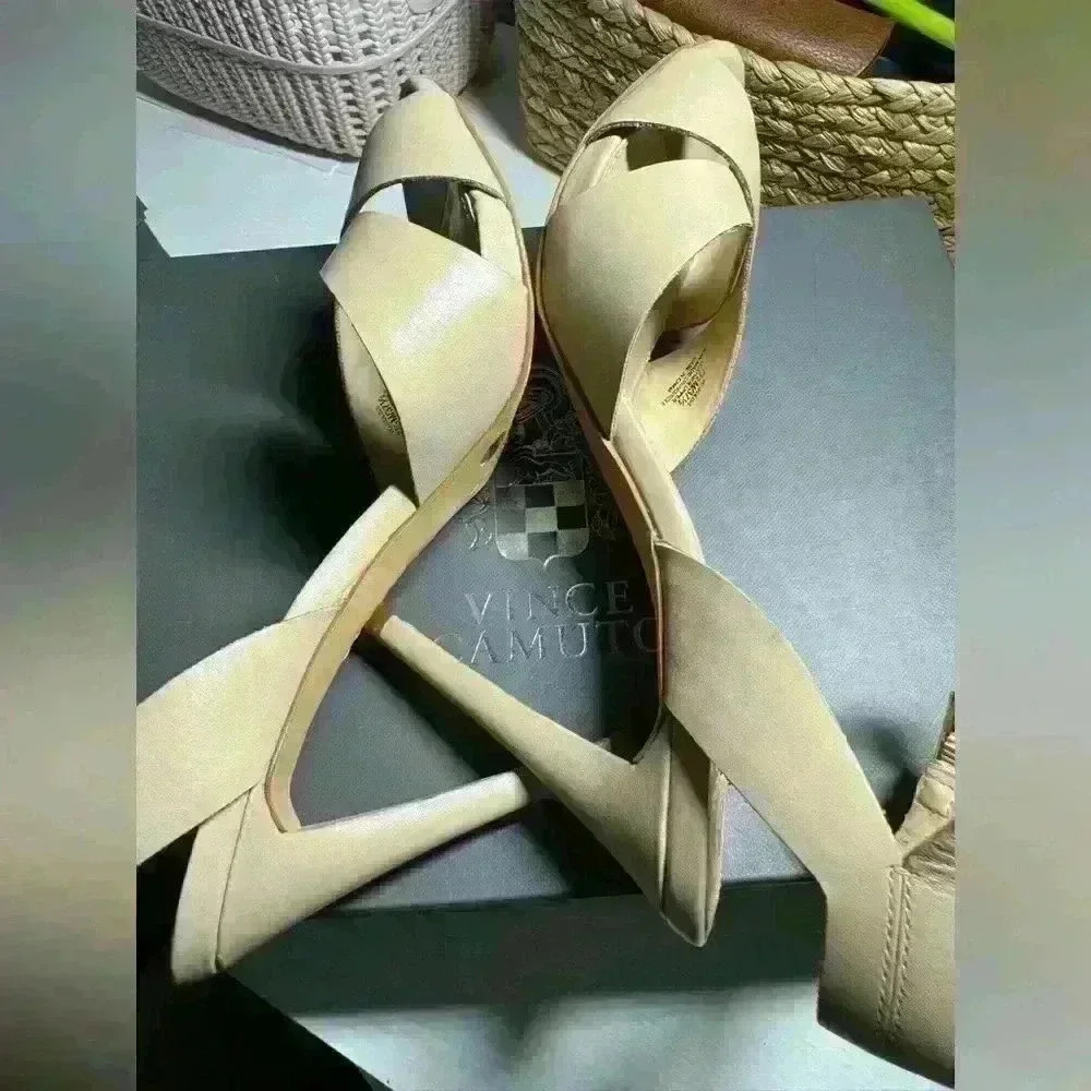 Vince Camuto Leather High Heels - Picture 5 of 8